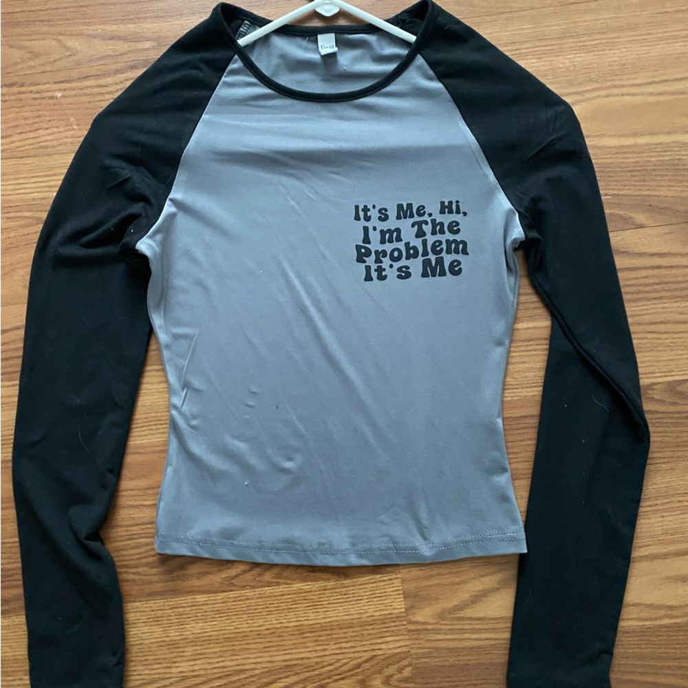 Long sleeve crop top